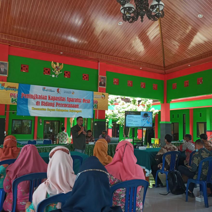 Kecamatan Gayam Beri Pelatihan Peningkatan Kapasitas Aparatur Desa